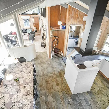 4 Bedroom Stunning In Fjerritslev Torup Strand