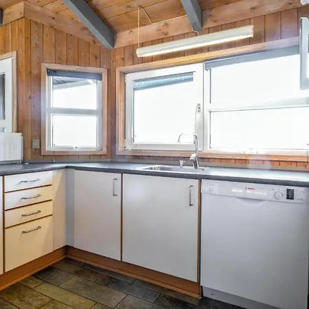 Holiday home 4 Bedroom Stunning In Fjerritslev Torup Strand