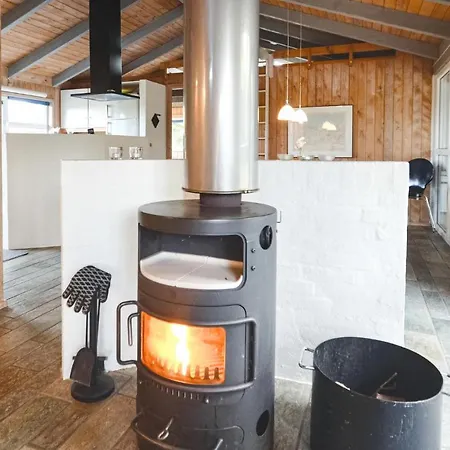 Holiday home 4 Bedroom Stunning In Fjerritslev Torup Strand