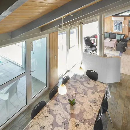 4 Bedroom Stunning In Fjerritslev Holiday home *