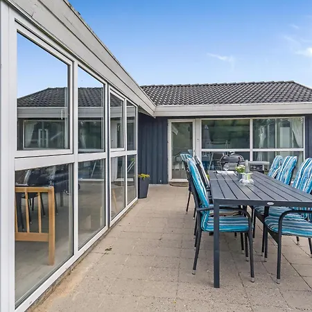 4 Bedroom Stunning In Fjerritslev Casa vacanze *