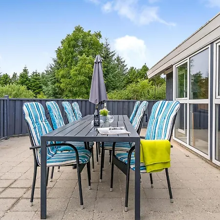 4 Bedroom Stunning In Fjerritslev *