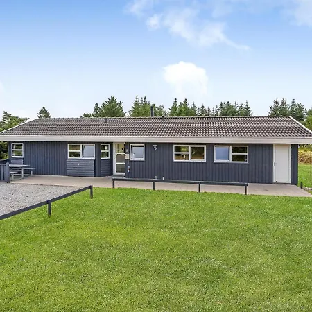 Casa vacanze 4 Bedroom Stunning In Fjerritslev Torup Strand